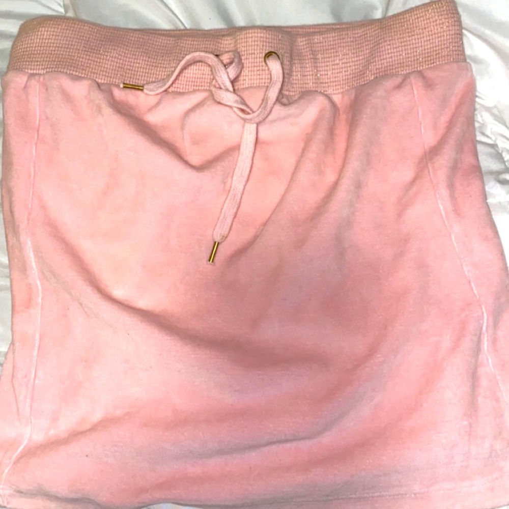 Pretty in pink Y2K mini skirt 🤎✨